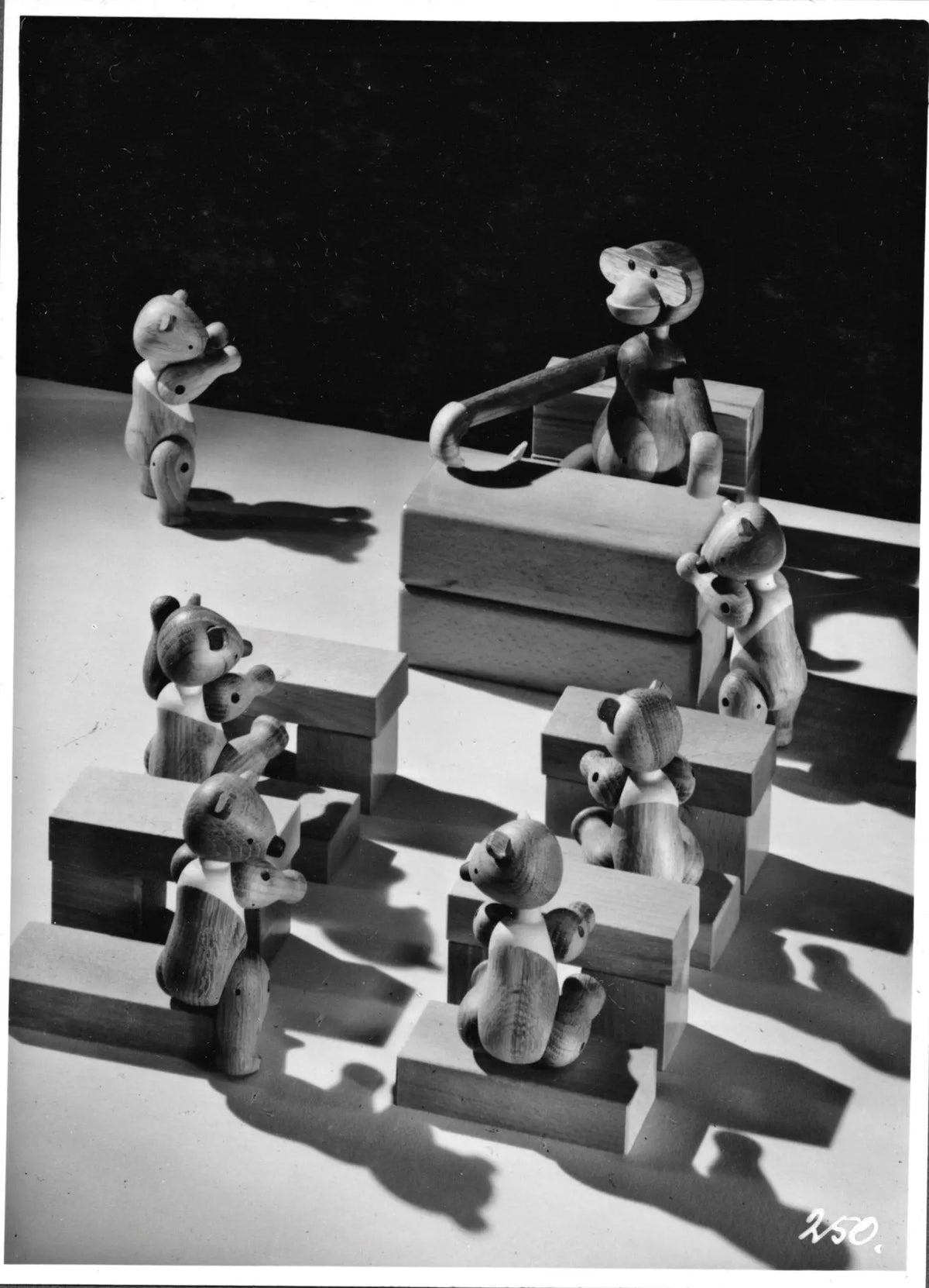 Kay Bojesen Karhu tammi - Laatukaluste