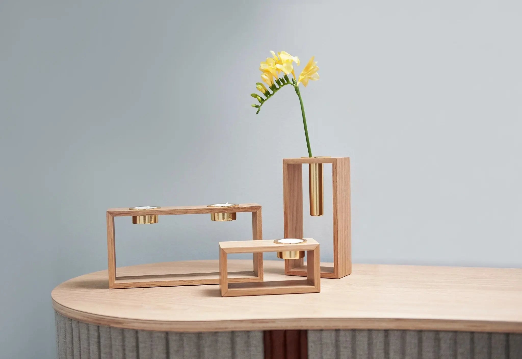 UMAGE Compose kynttilänjalka tammi - Laatukaluste