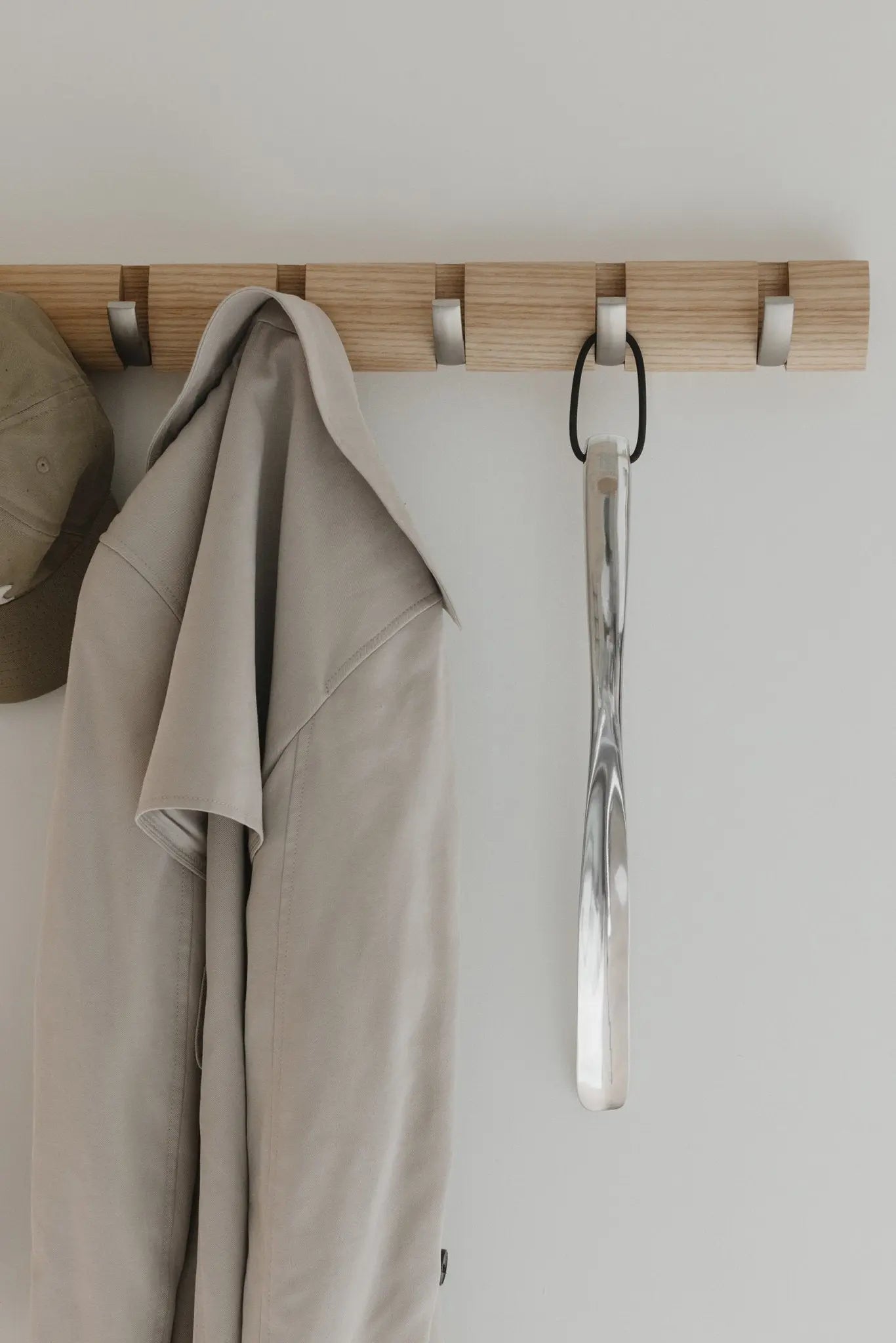 Umbra Slip kenkälusikka - Laatukaluste