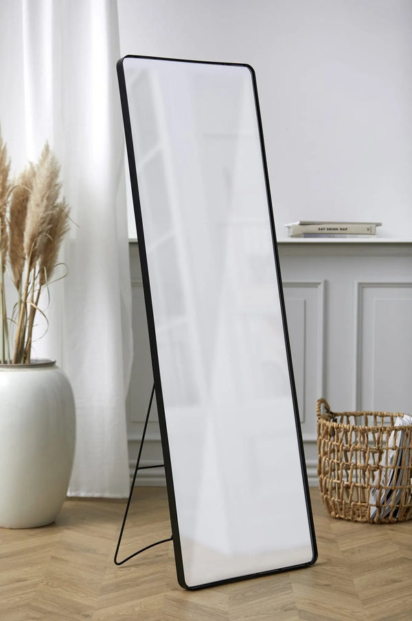 Villa Collection Verdal peili 140x45 musta - Laatukaluste