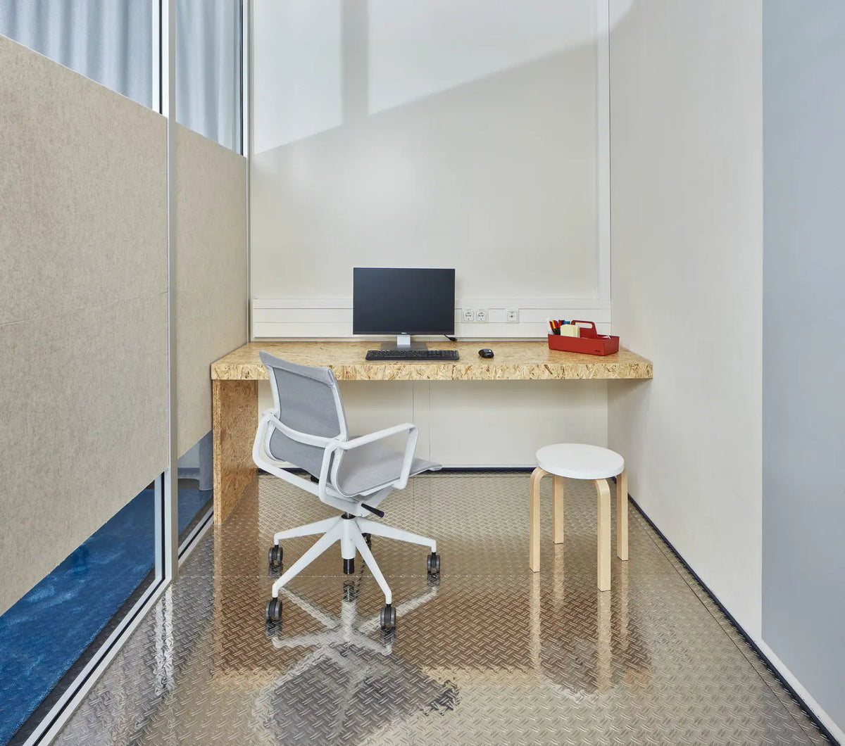 Vitra Toolbox tiilenpunainen Arik Levy