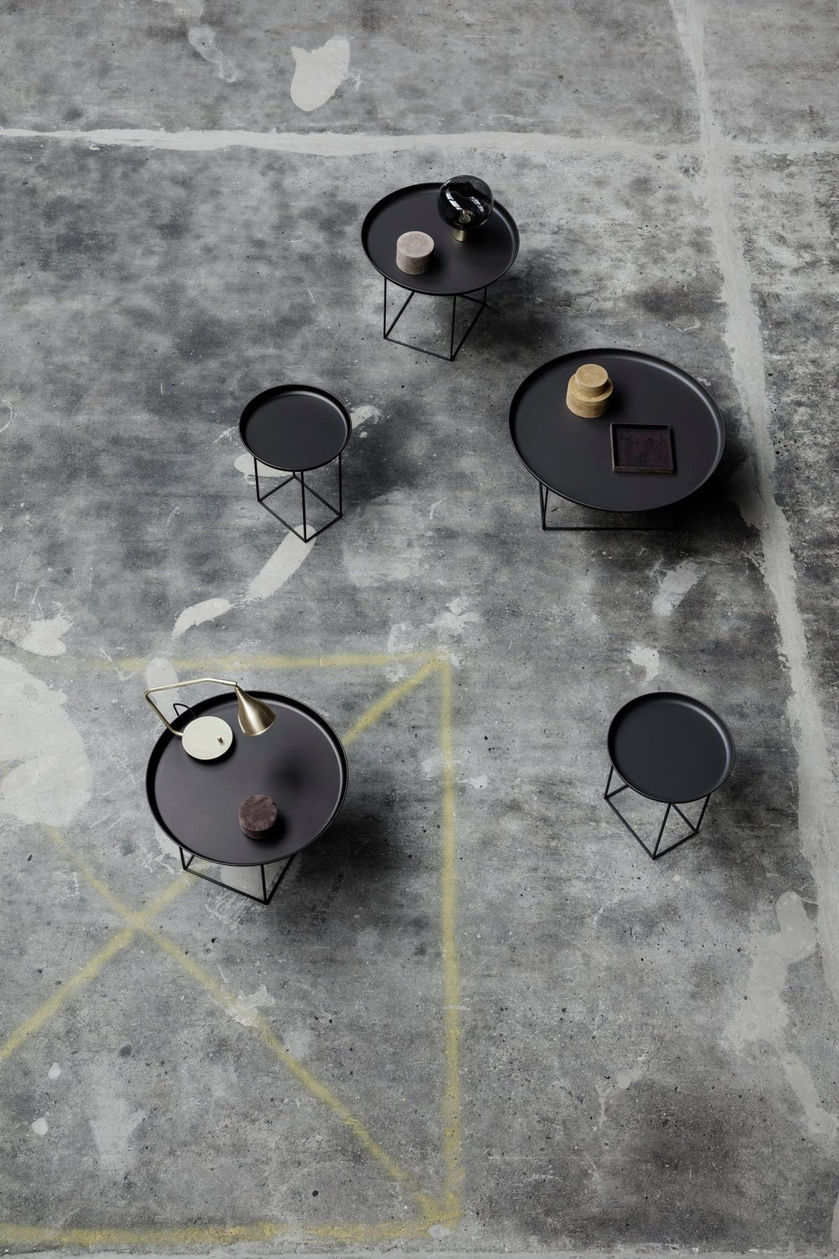 NORR11 Duke pöytä 90 cm khaki/harmaa - Laatukaluste